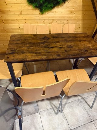 Conjunto de mesa y 6 sillas
