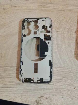 6 Chasis iPhone 15 Pro / 14 Pro Max