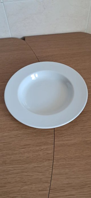 Plato hondo de porcelana blanco Porvsal.
