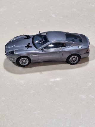Scalextric Aston Martin Vanquish carrera