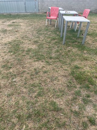 Set de 3 mesas y 2 sillas