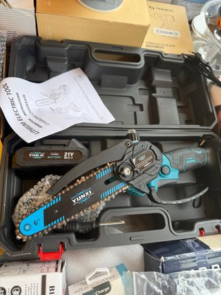 Mini motosierra eléctrica YUNXI 6 21V