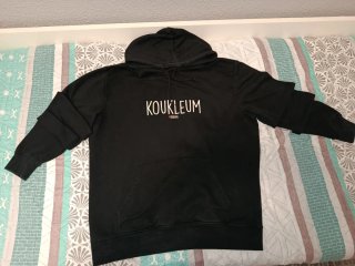 Sudadera Negra con Capucha