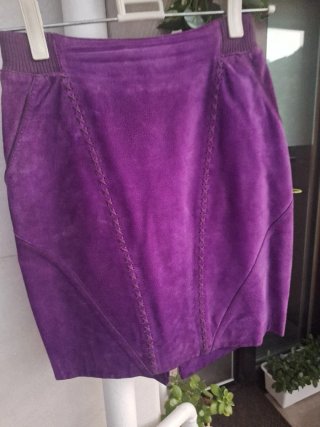 Falda ante morada