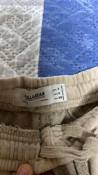 Pull&Bear Pantalón Corto Beige