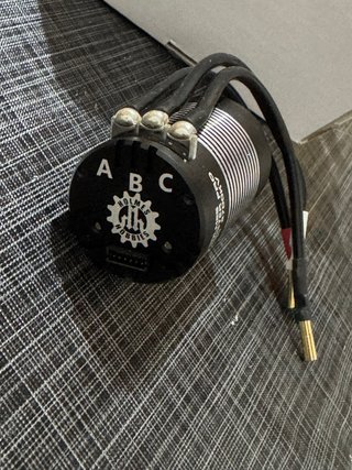 Holmes Hobbies TrailMaster Pro 2700kv ROCKCRAWLER