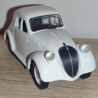 Welly Fiat 500 Topolino 1:32
