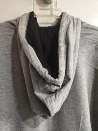 Bonita sudadera con capucha para hombre