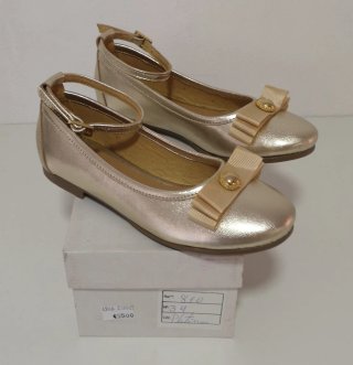 Sapatos Criança Tam. 34 Dourados