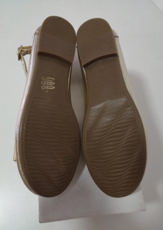 Sapatos Criança Tam. 34 Dourados