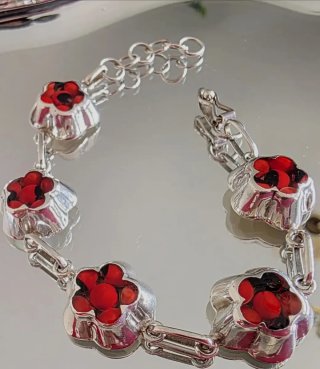 Pulsera de Plata Peruana con Flores Rojas