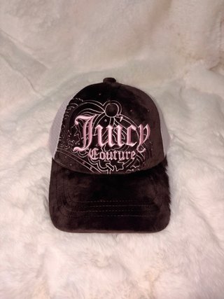 Gorra Juicy Couture x Bershka