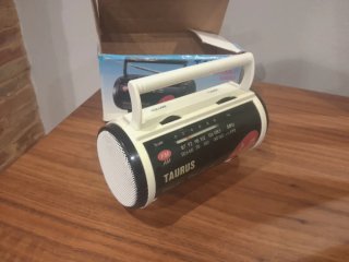 Radio Portátil Taurus AM/FM
