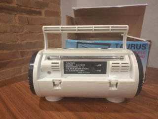 Radio Portátil Taurus AM/FM