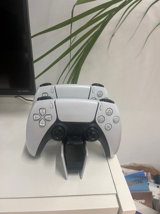 PS5 (PlayStation 5) con 2 mandos