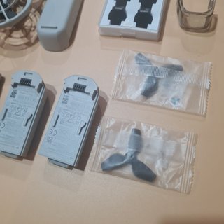 DJI Neo + 3 baterias + filtros +cargador + helices