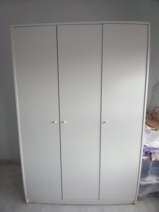 Cabecero 1.35 + mesitas, cómoda+espejo y armario