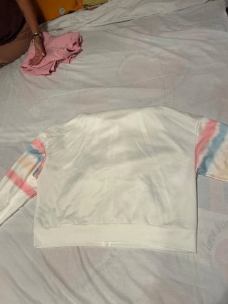 Sudadera con Cremallera Blanca y Mangas Coloridas