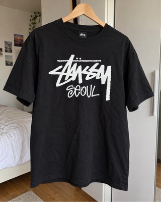 Camiseta Stussy Seoul Negra