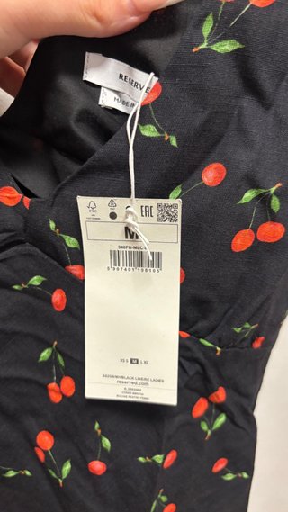 Vestido Negro con Estampado de Cerezas Talla M