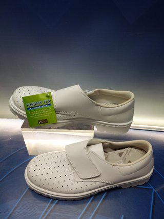 Zapatillas zuecos zapato o calzado antiestético y conductor t.43