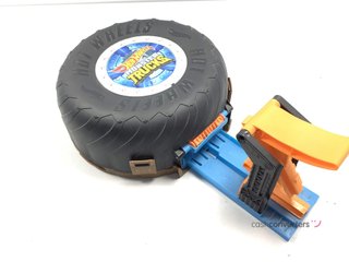 vehiculo juguete mattel monster trucks pista arena con lanzador