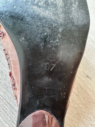 Zapatos Azarey Rosa con Abalorios