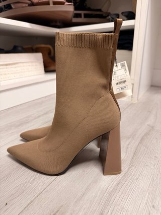 Botines con tacón Zara Beige Talla 39