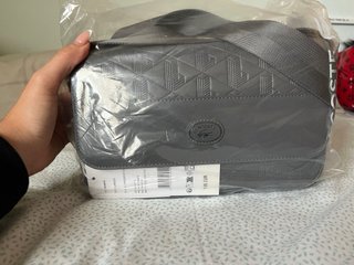Bolso Bandolera Lacoste Gris
