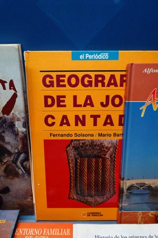 Historia de Aragón, 8 libros diferentes