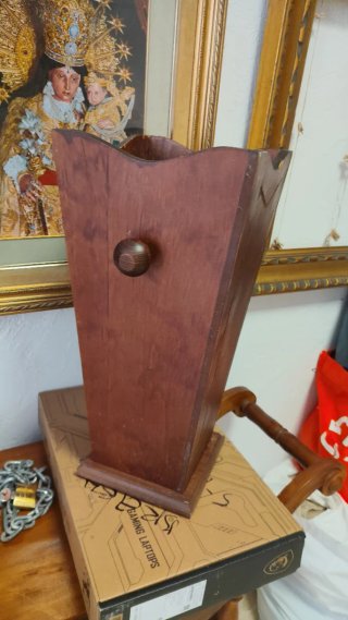 Papelera de madera con pomo o paragüero 5 euros