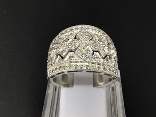 anillo oro 18k con piedra con diamante