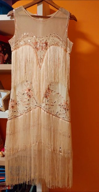 Vestido Años 20 de lentejuelas con Guantes y Tocad