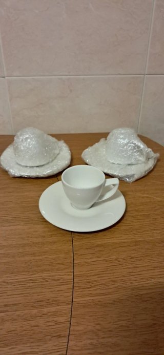3 Tazas y 4 Platos Porcelana Blanca B'ghest