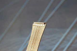 05. Correa acero inox. Armis, milanesa. 18 mm. Cierre tipo pulsera.