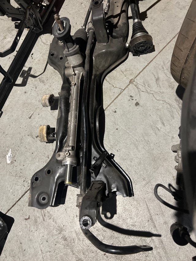 Cuna Motor y Estabilizadora Audi A1