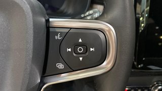 VOLVO XC40 2.0 B3 PLUS DARK AUTO 5P