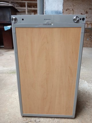 Nevera trivalente Dometic