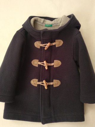 Abrigo trenca niño Benetton azul. 82 CM