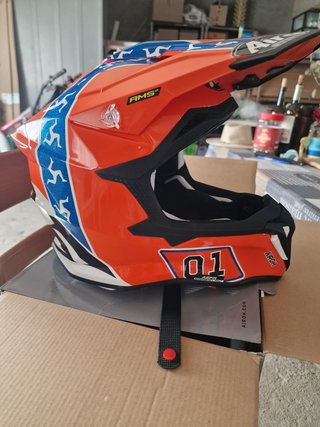 Capacete Airoh Striker Hazzard Laranja