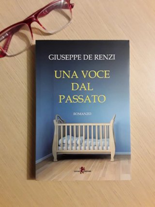 Una voce dal passato romanzo