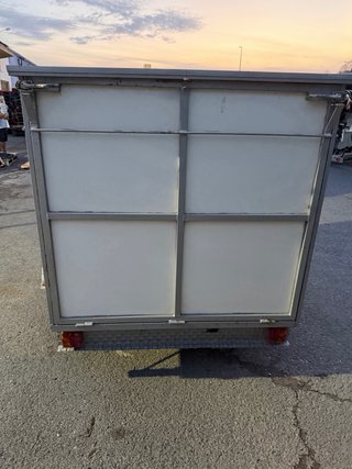 Remolque cerrado para mercadillo