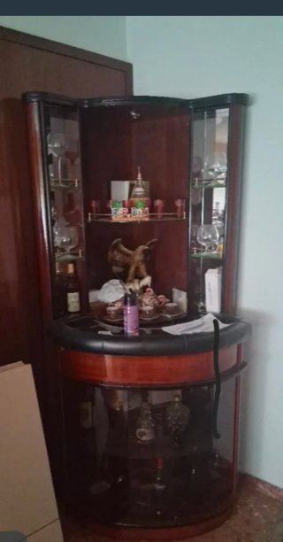 Bar Esquinero Madera y Cristal