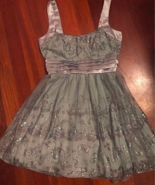 Vestido fiesta corto plateado Corte Inglés