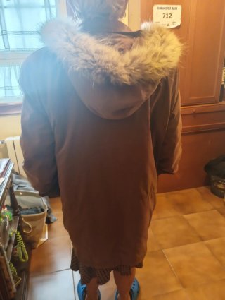 Parka Talla 48 Capucha pelo, abrigada, como Nueva.