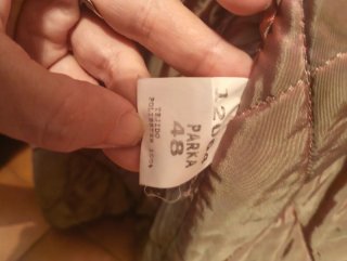 Parka Talla 48 Capucha pelo, abrigada, como Nueva.