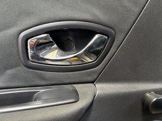 MANETA INTERIOR TRASERA IZQUIERDA Renault Megane III Berlina 5P (2008->)