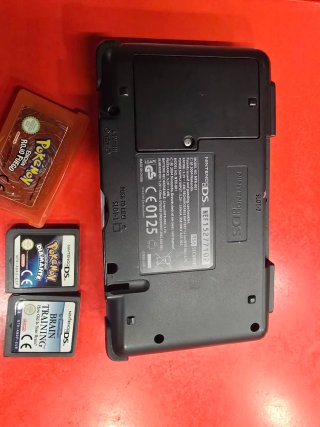 Nintendo DS Plateada + 2 Juegos Pokémon