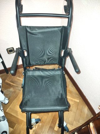 Silla de ruedas, plegable ideal para la vivienda