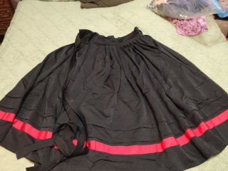 Falda de traje histórica negra y roja